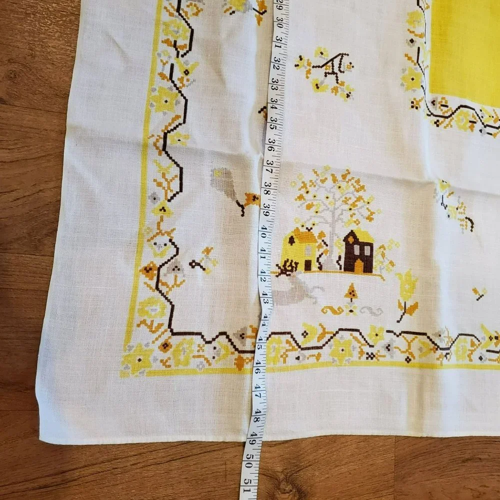 Vintage Mid Century Linen Tablecloth, 49